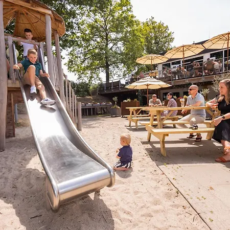 Dom wakacyjny Forest With Jacuzzi 2 Persons #742 Maasbree